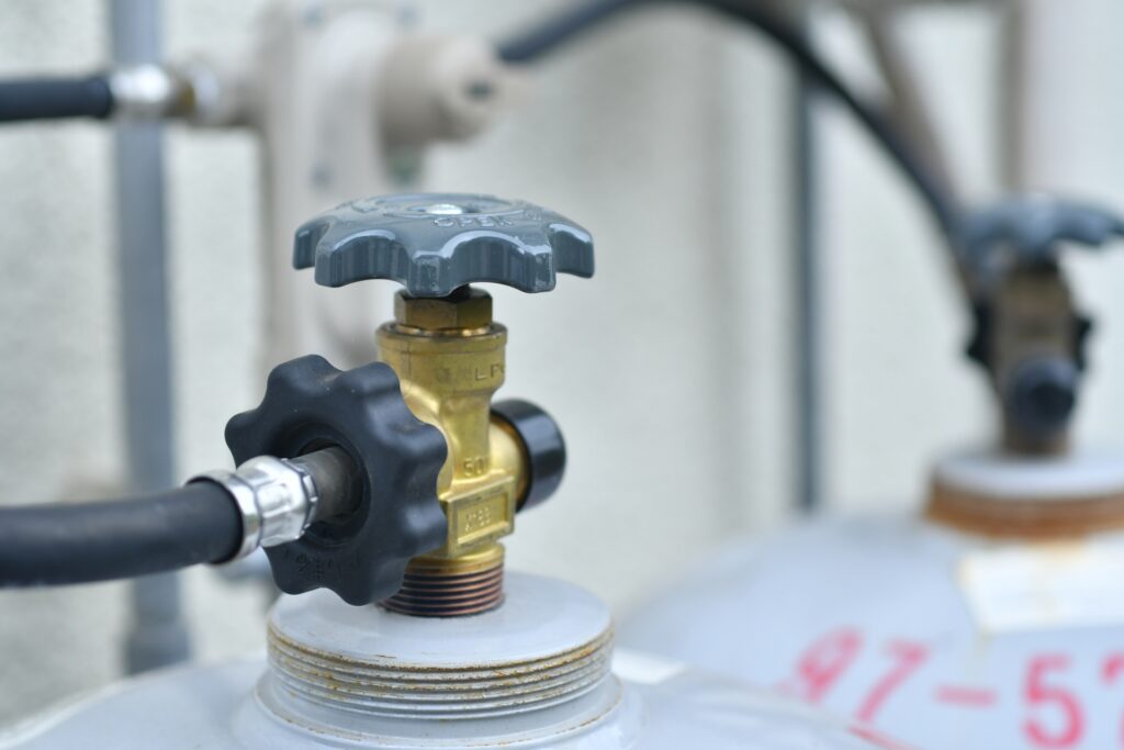 プロパンガスボンベのバルブ