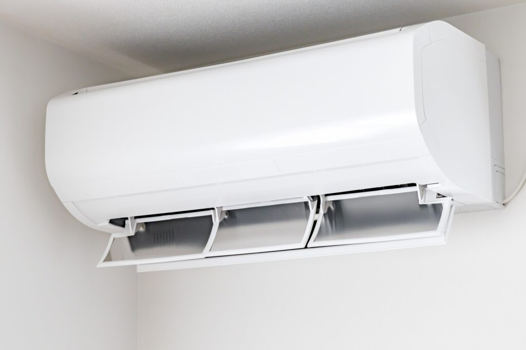 稼働中のエアコン