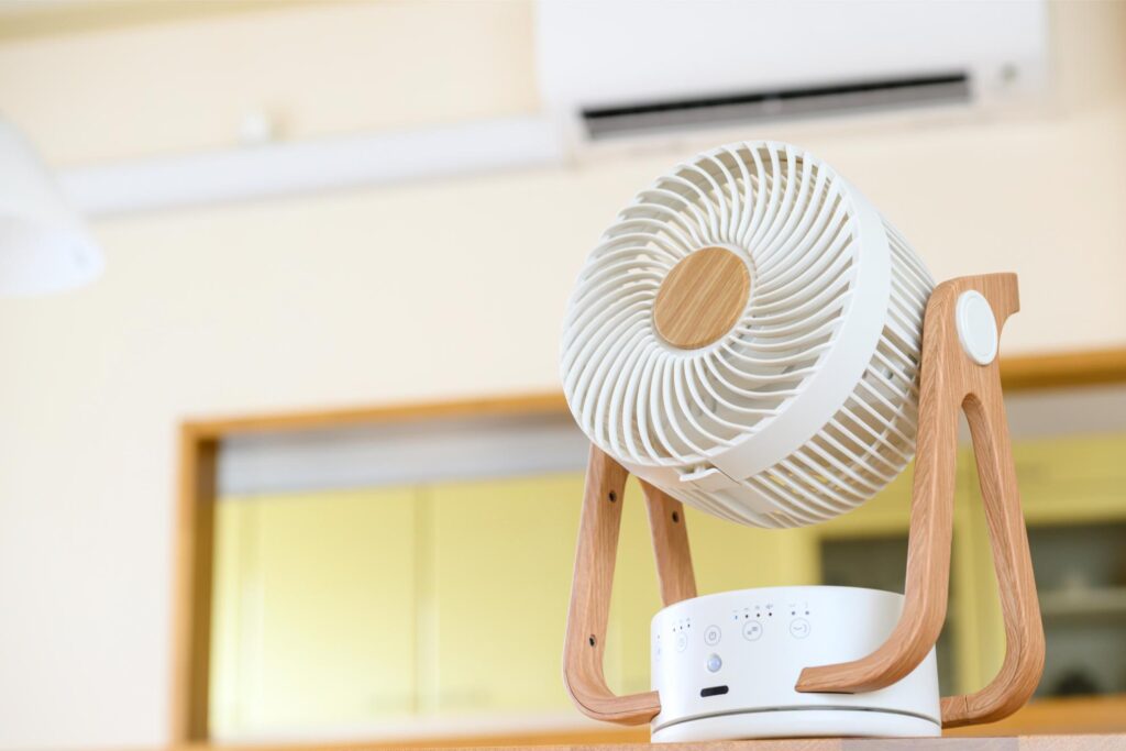 木目調のサーキュレーター