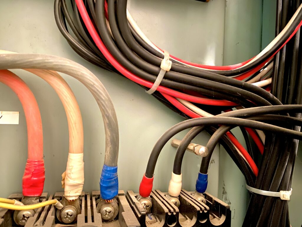 ブレーカー内部の配線