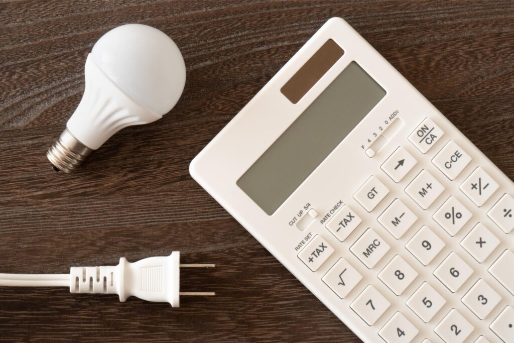 電卓とLED電球