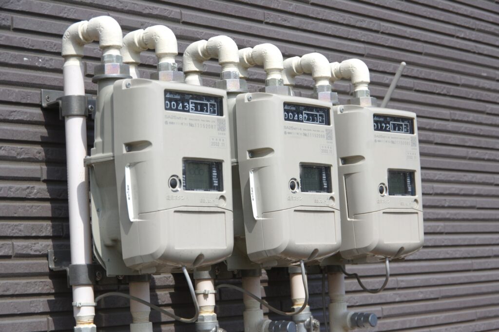 並んだガスメーター