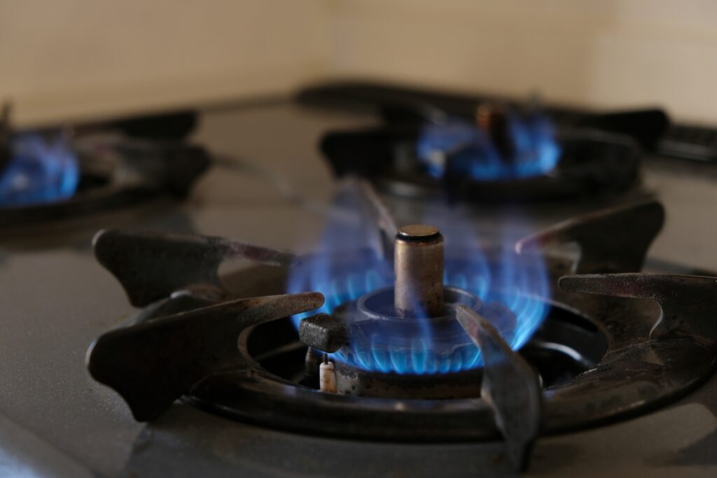 ガスコンロの青い炎