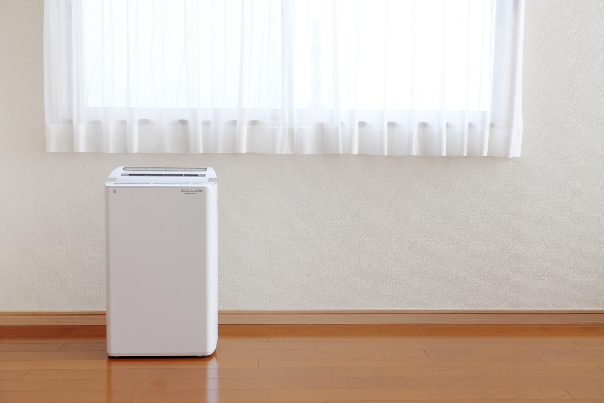 窓際の除湿機
