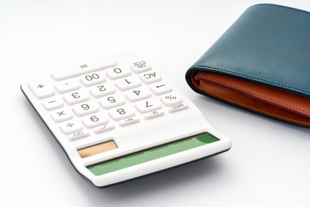 電卓と財布