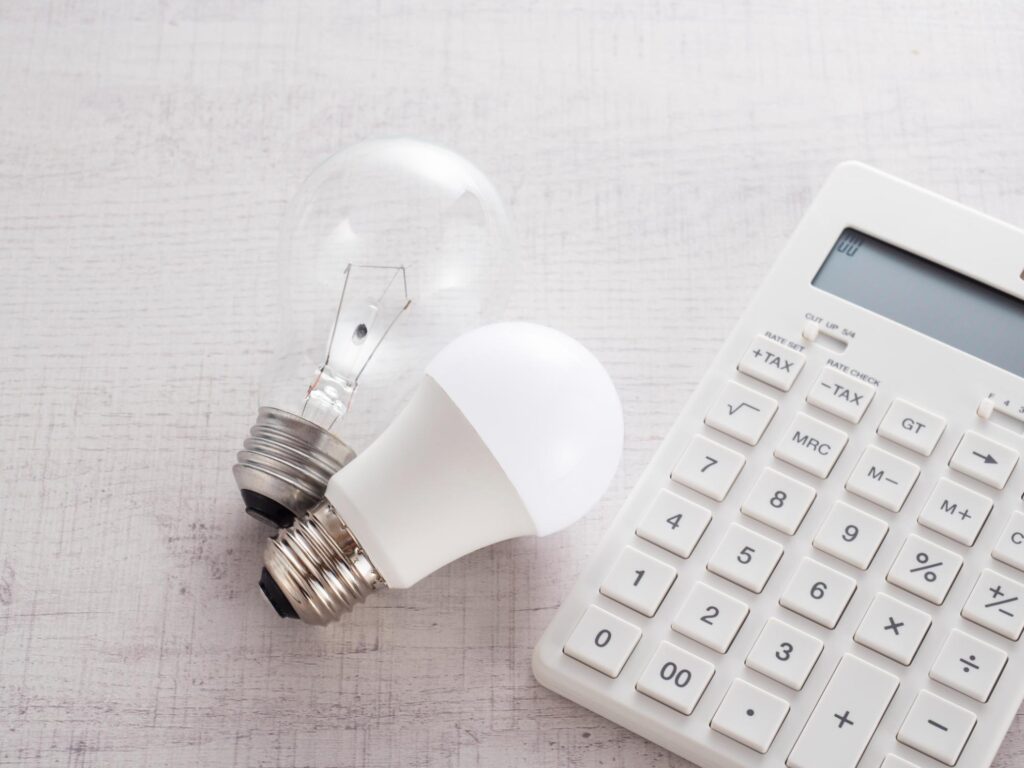 電球と電卓