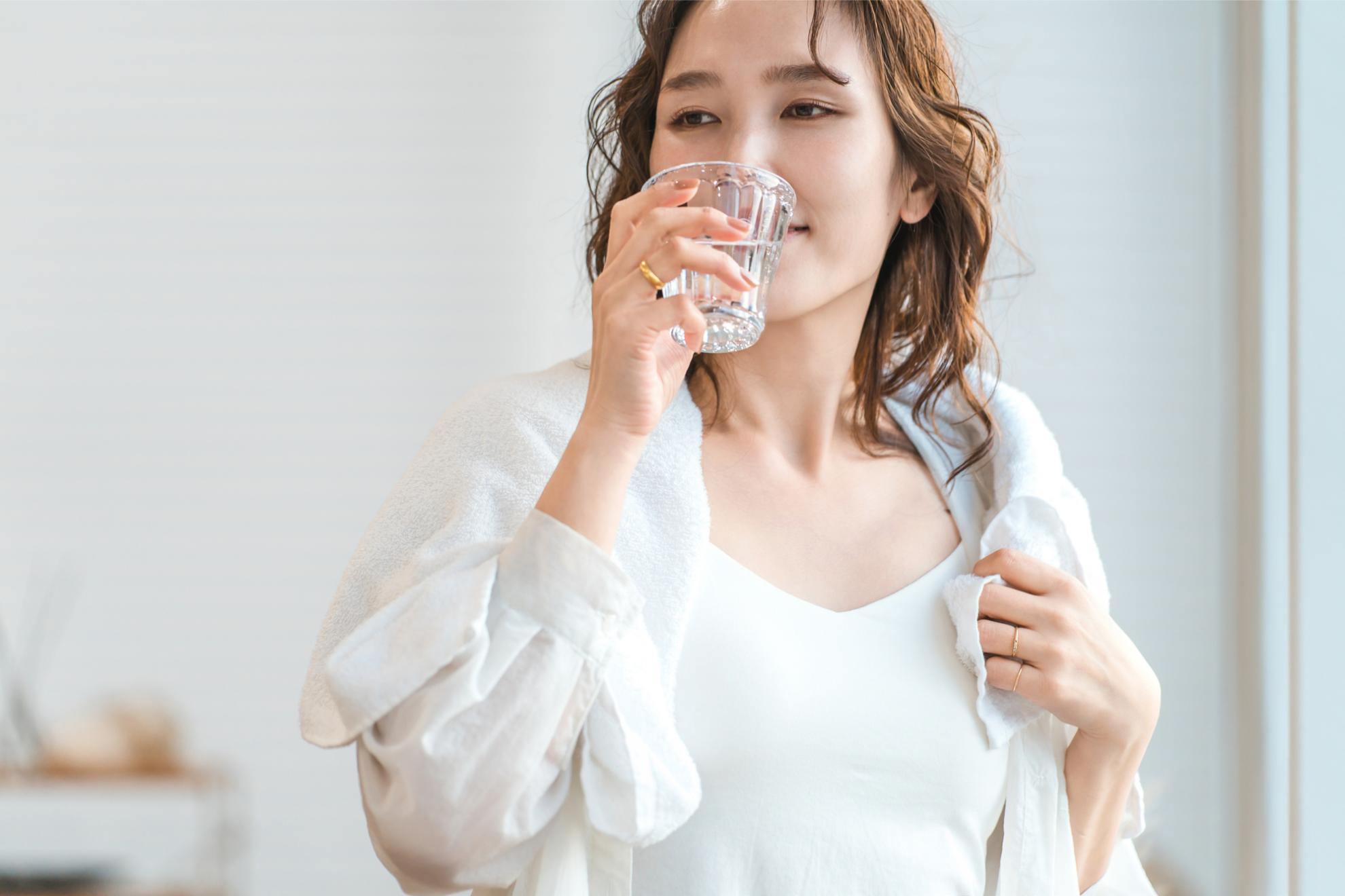 ウォーターサーバーはどういう仕組み？お湯・冷水がすぐ出る原理や便利な機能を紹介