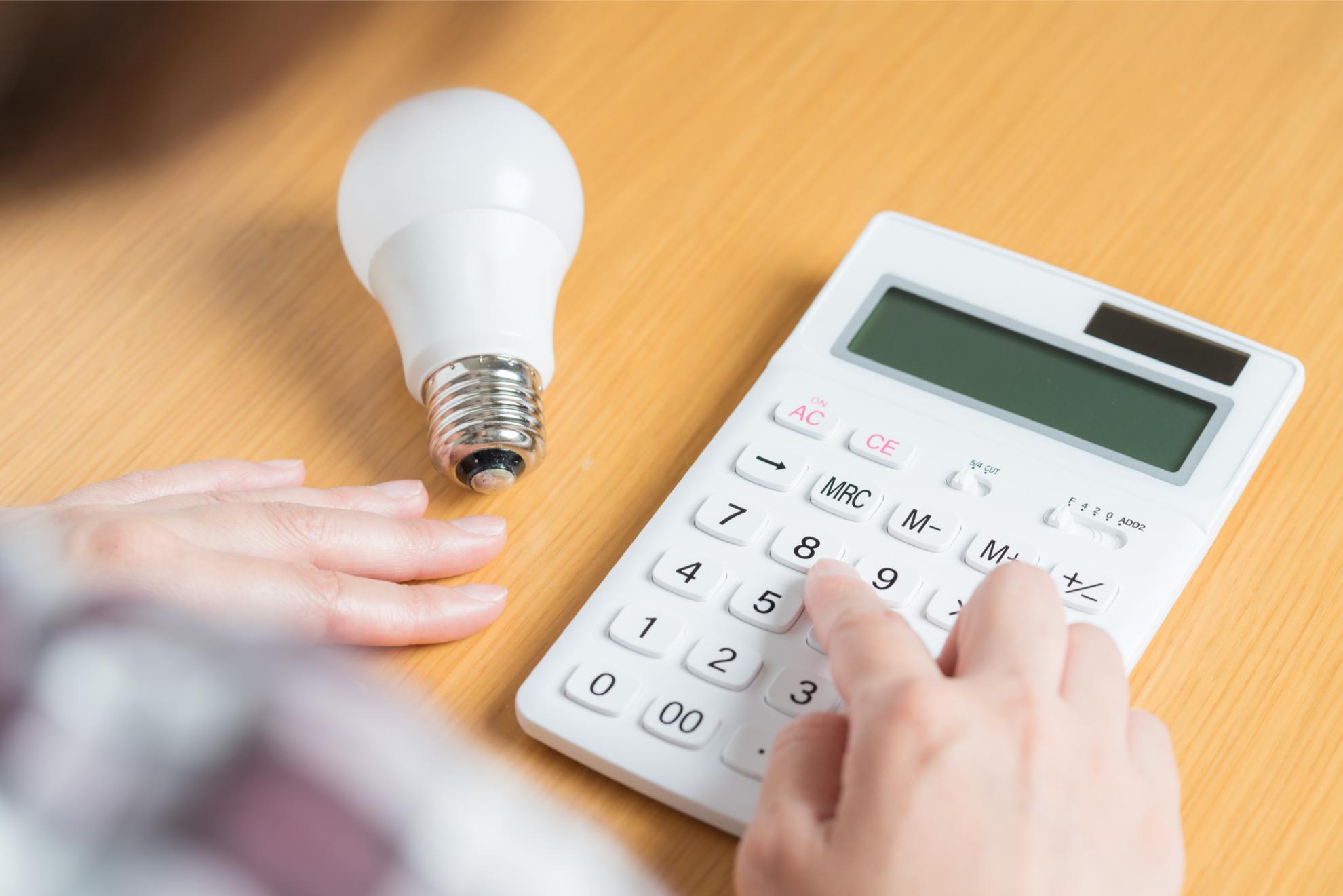 電気代が月3万円は高い？超えてしまう原因や節約方法も紹介