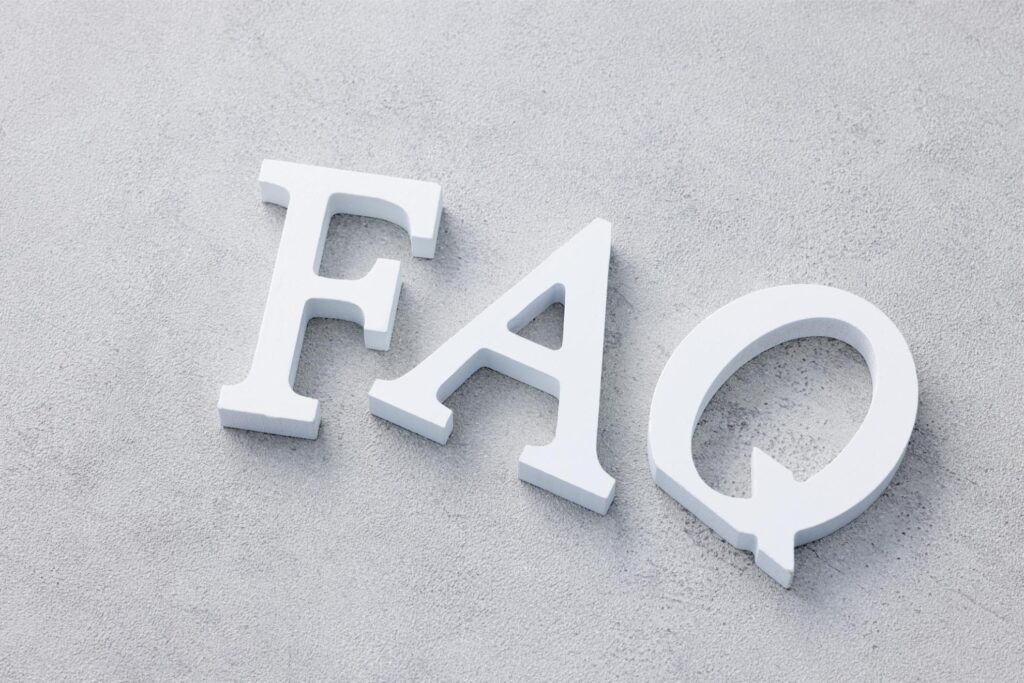 「FAQ」の立体文字